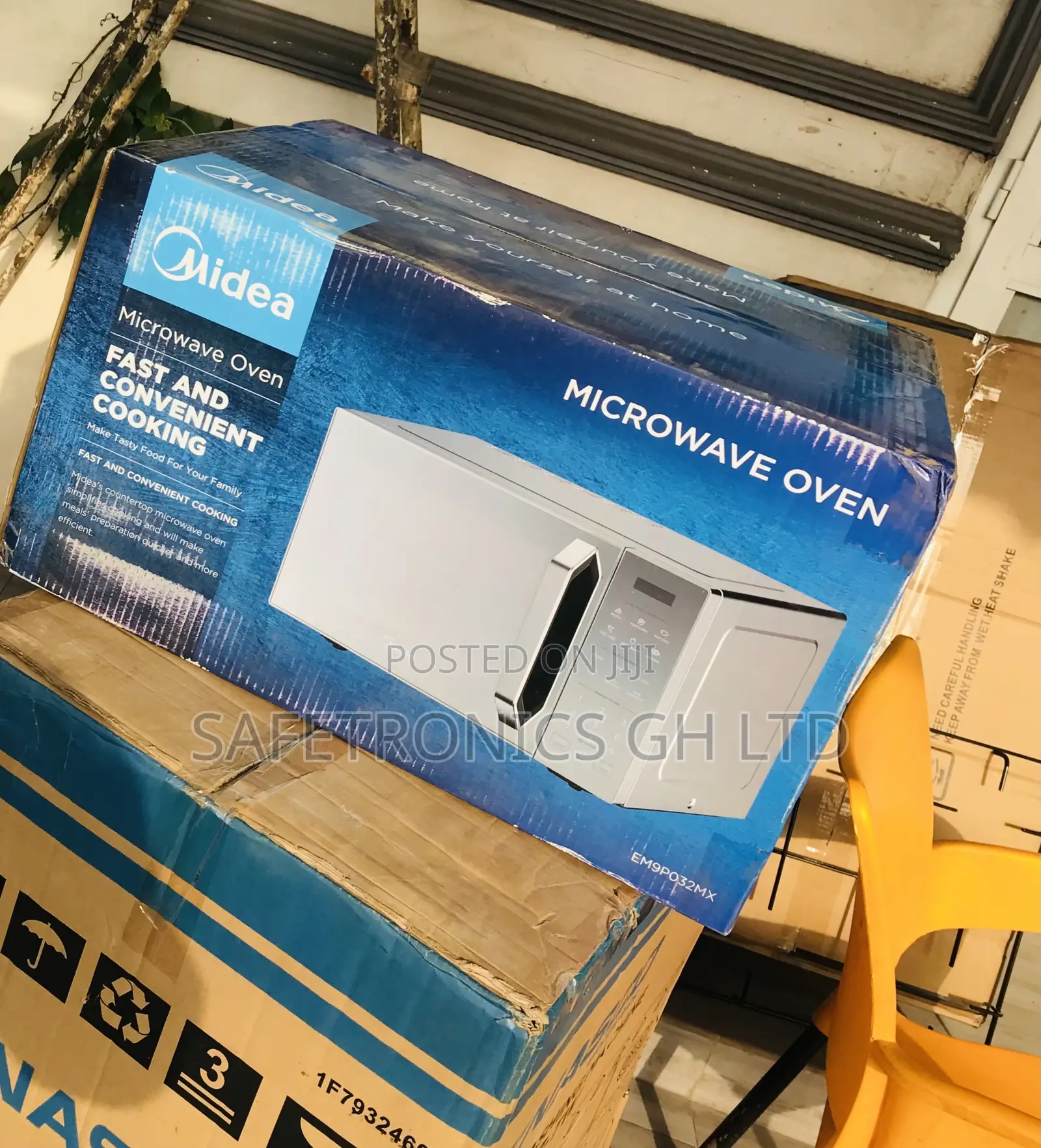 Best Durable 28 Liters Microwave Midea Gray