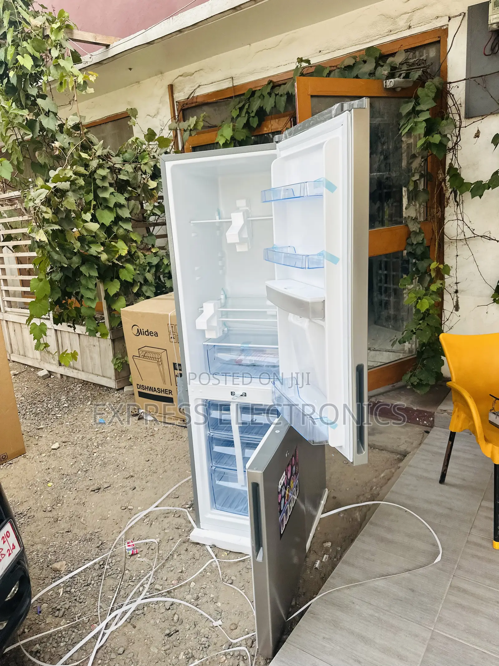251L Fridge Double Door Pearl Pf-334pwd-2b