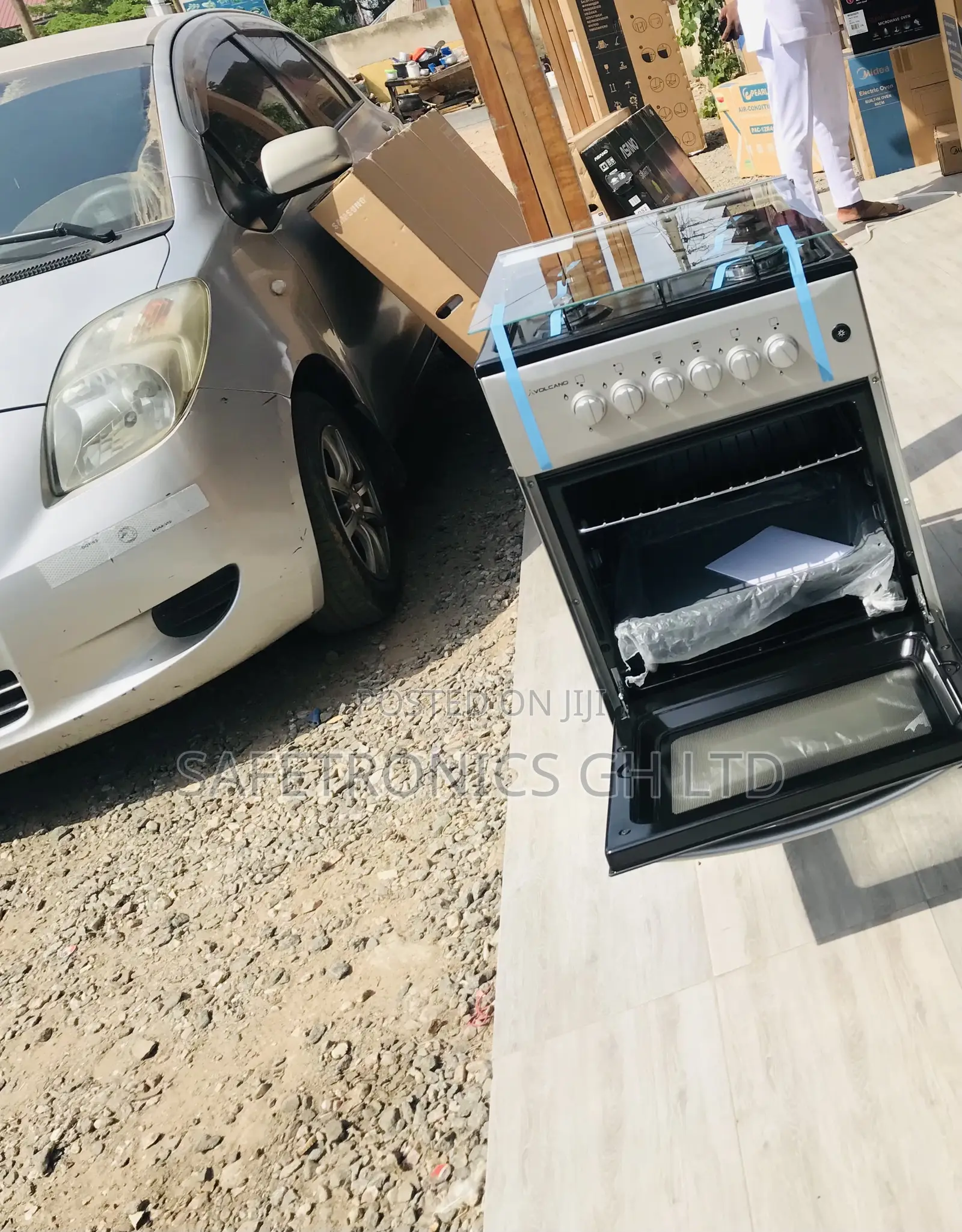 Neatly Boxed Volcano 4 Gas Cooker Oven 50/50