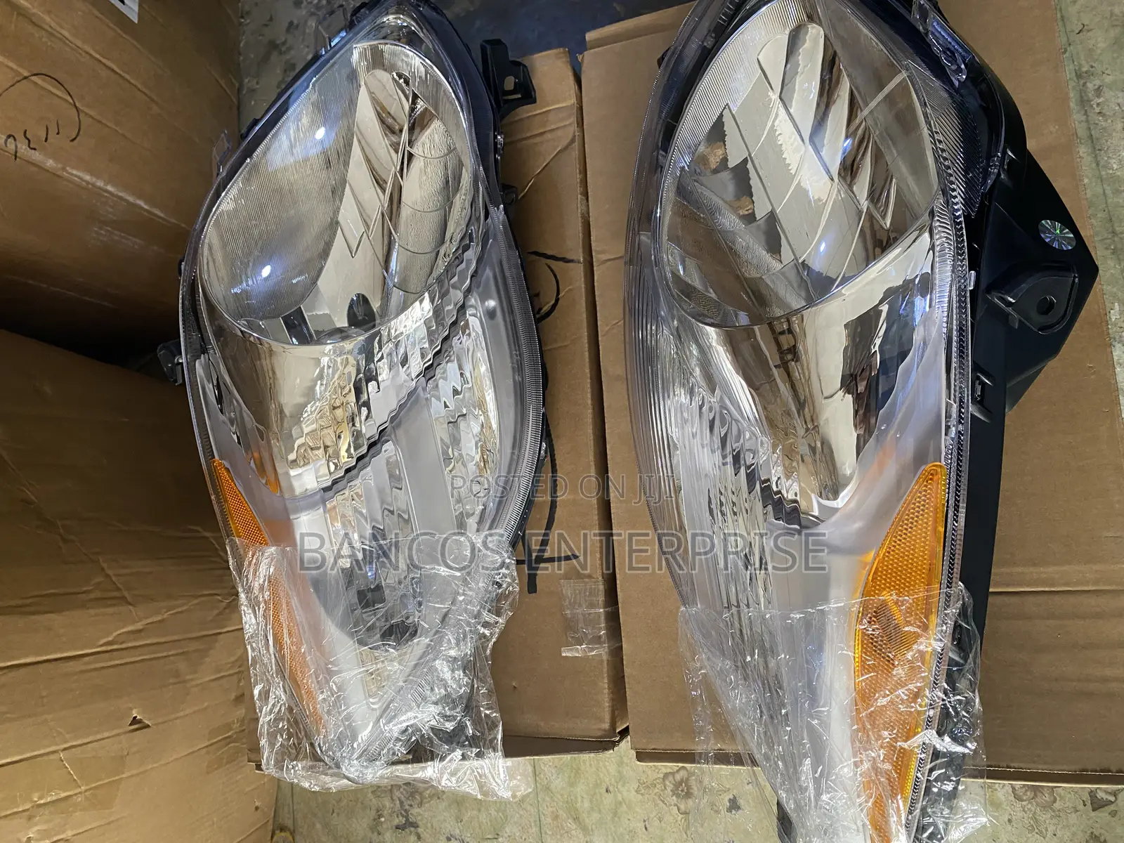 Toyota Vitz Head Light 2009-2011