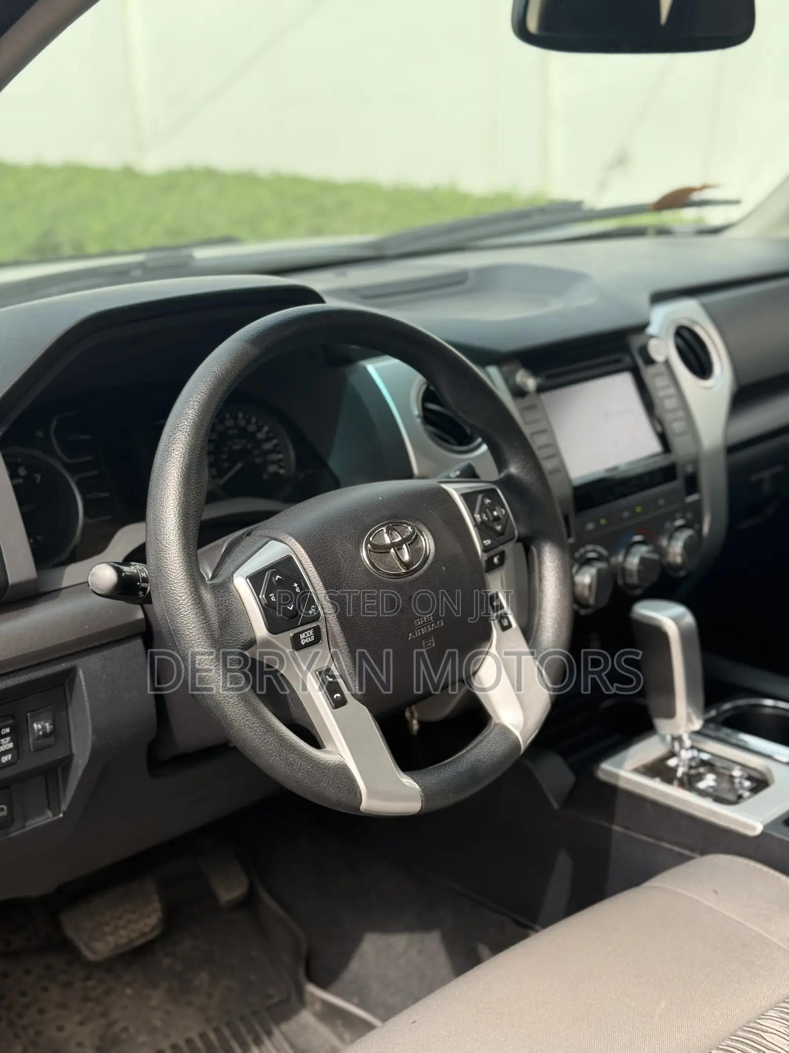 Toyota Tundra SR5 4.6L V8 4x2 CrewMax 5.6 ft. box 145.7 in. WB 2019