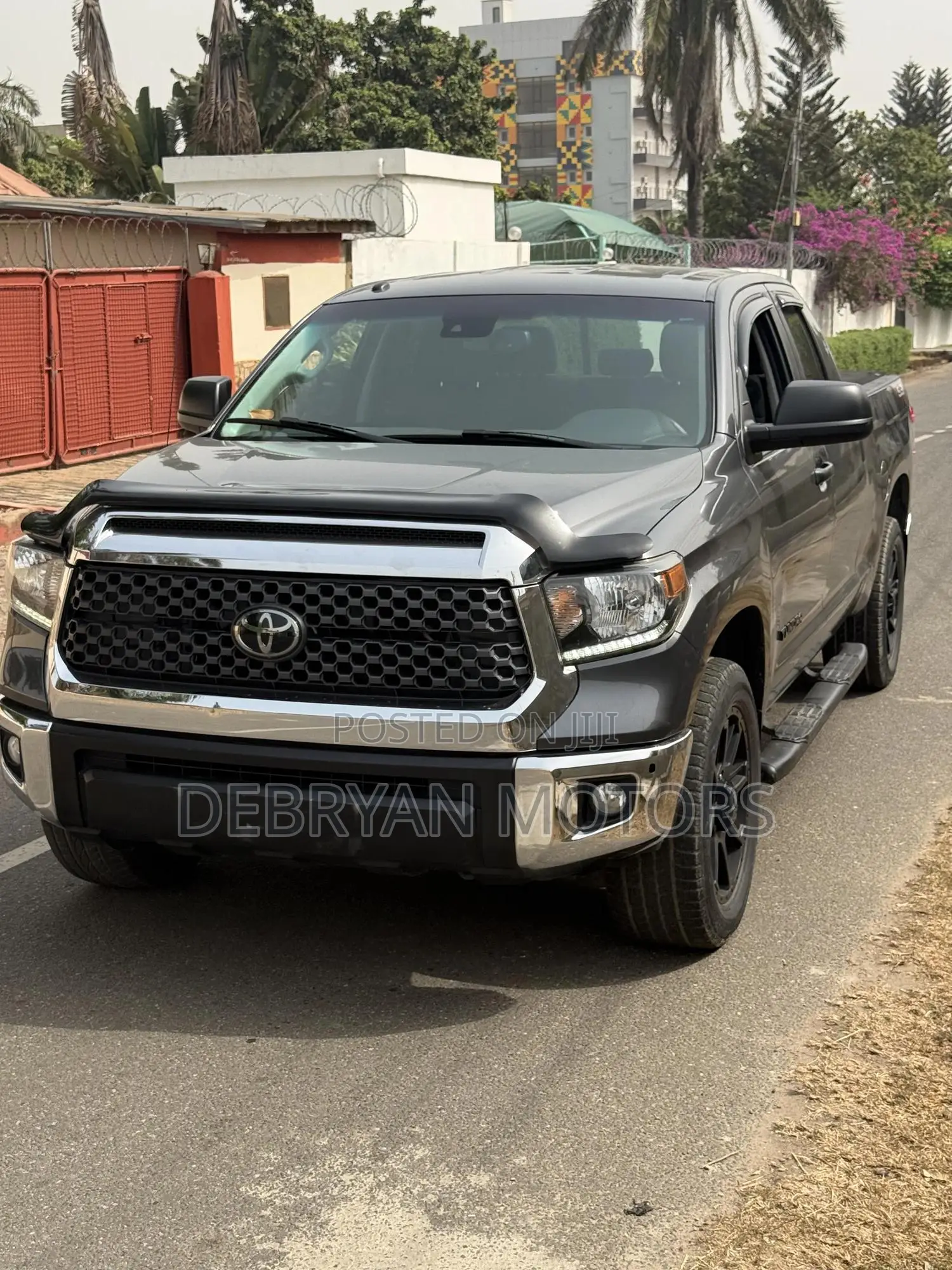 Toyota Tundra SR5 4.6L V8 4x2 CrewMax 5.6 ft. box 145.7 in. WB 2019