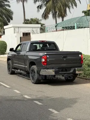 Toyota Tundra SR5 4.6L V8 4x2 CrewMax 5.6 ft. box 145.7 in. WB 2019