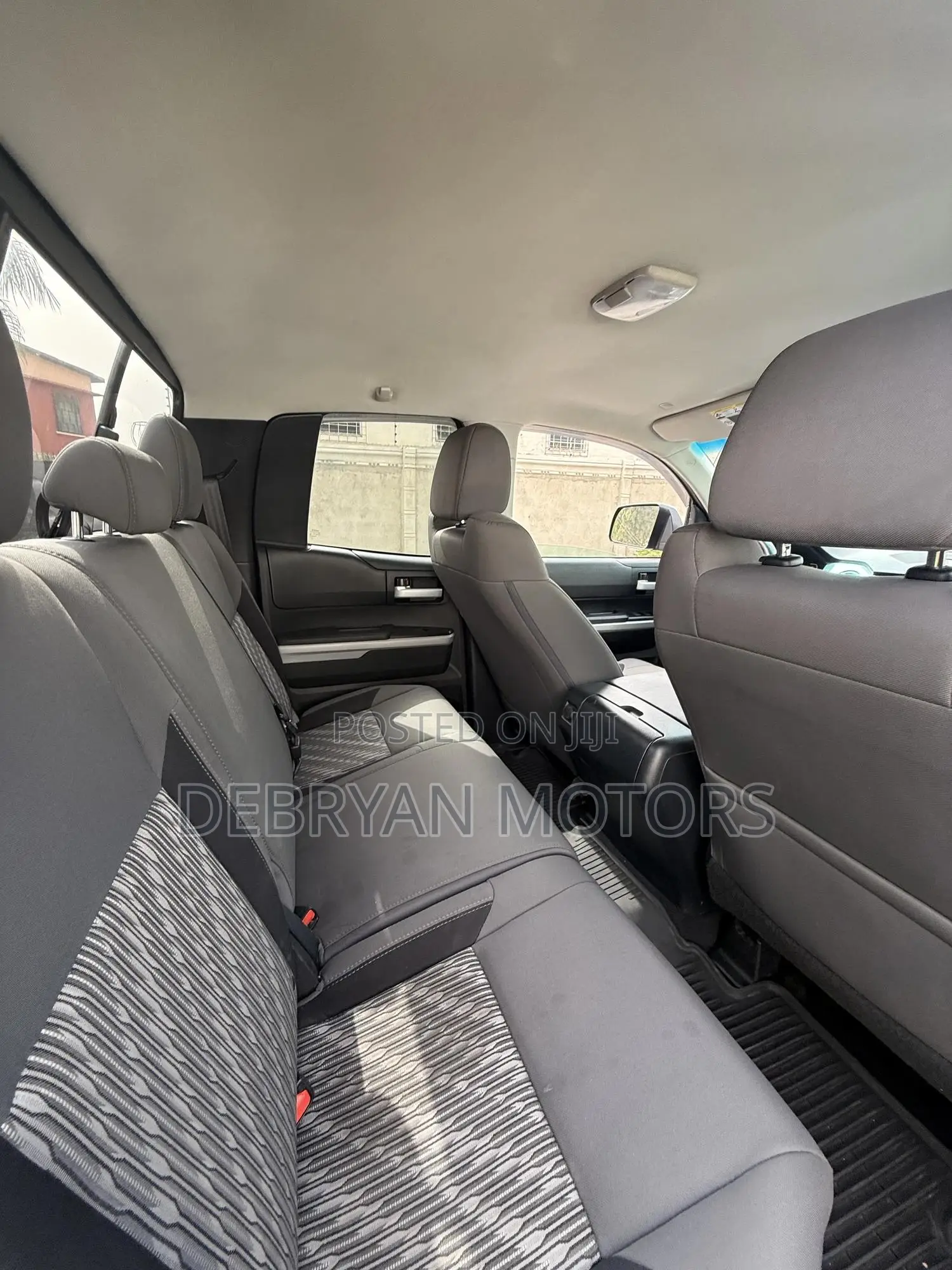 Toyota Tundra SR5 4.6L V8 4x2 CrewMax 5.6 ft. box 145.7 in. WB 2019