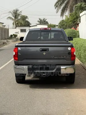 Toyota Tundra SR5 4.6L V8 4x2 CrewMax 5.6 ft. box 145.7 in. WB 2019