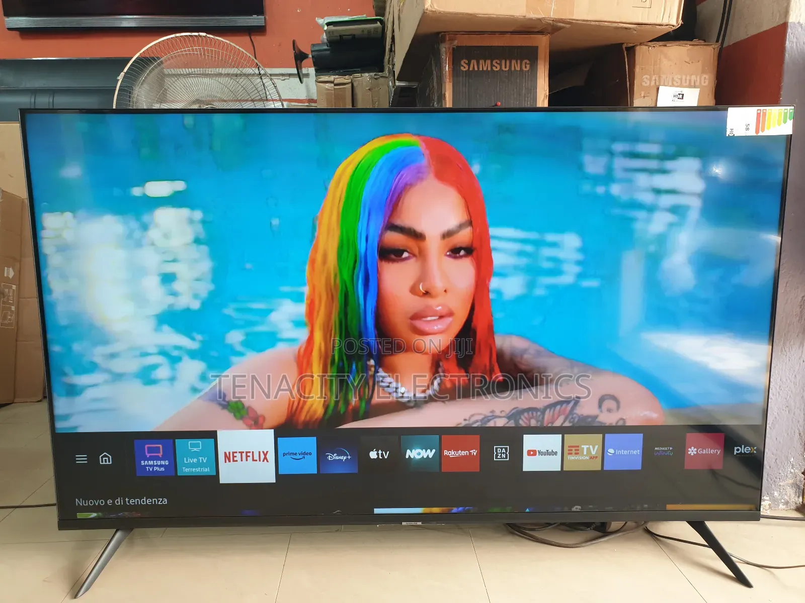 Crystal Uhd HDR Samsung Smart Satellite Tv 65"Inches