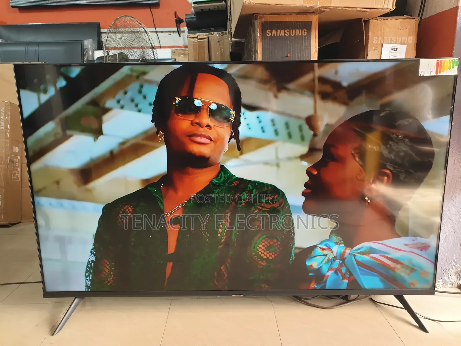 Crystal Uhd HDR Samsung Smart Satellite Tv 65"Inches