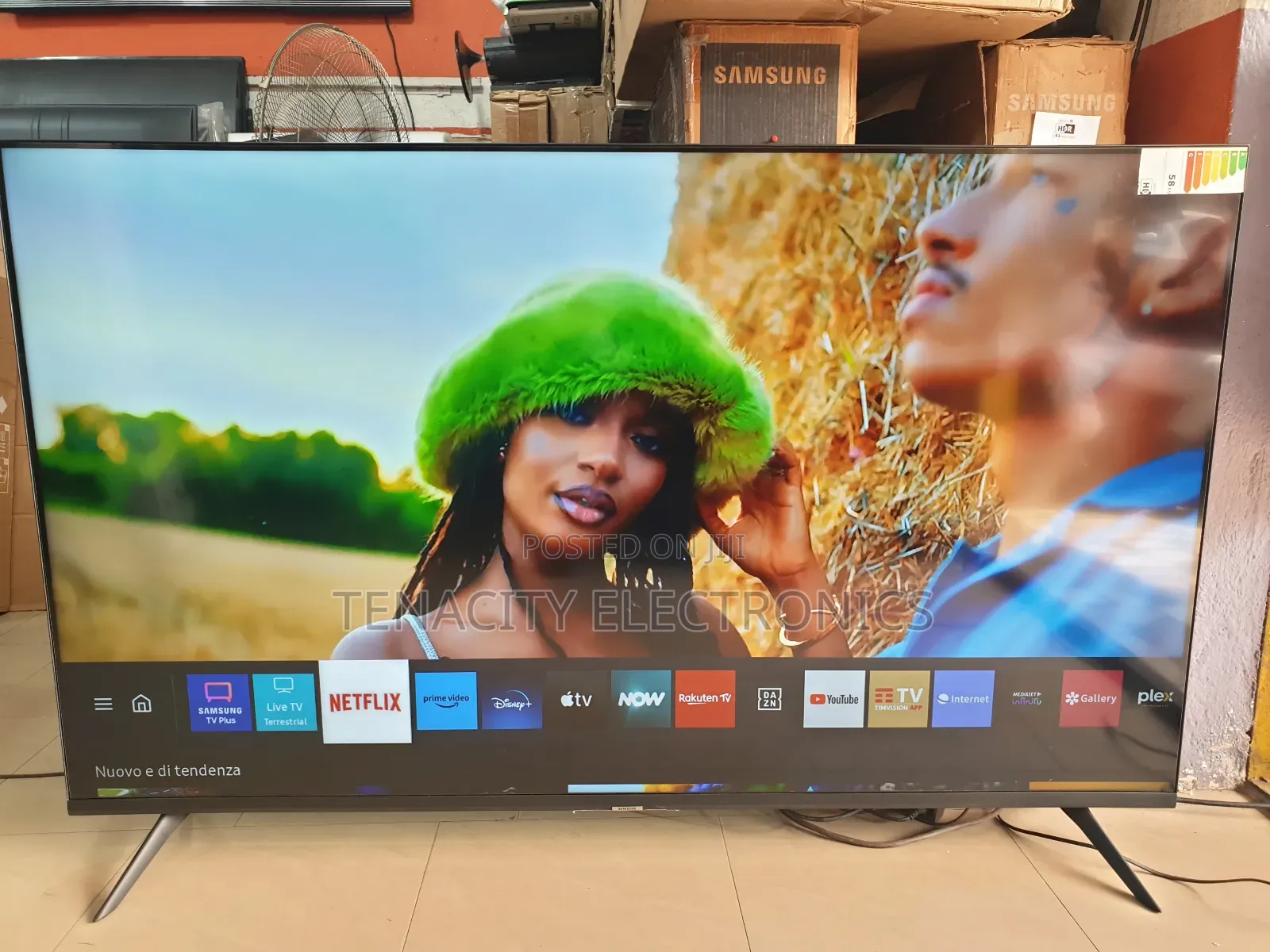 Crystal Uhd HDR Samsung Smart Satellite Tv 65"Inches