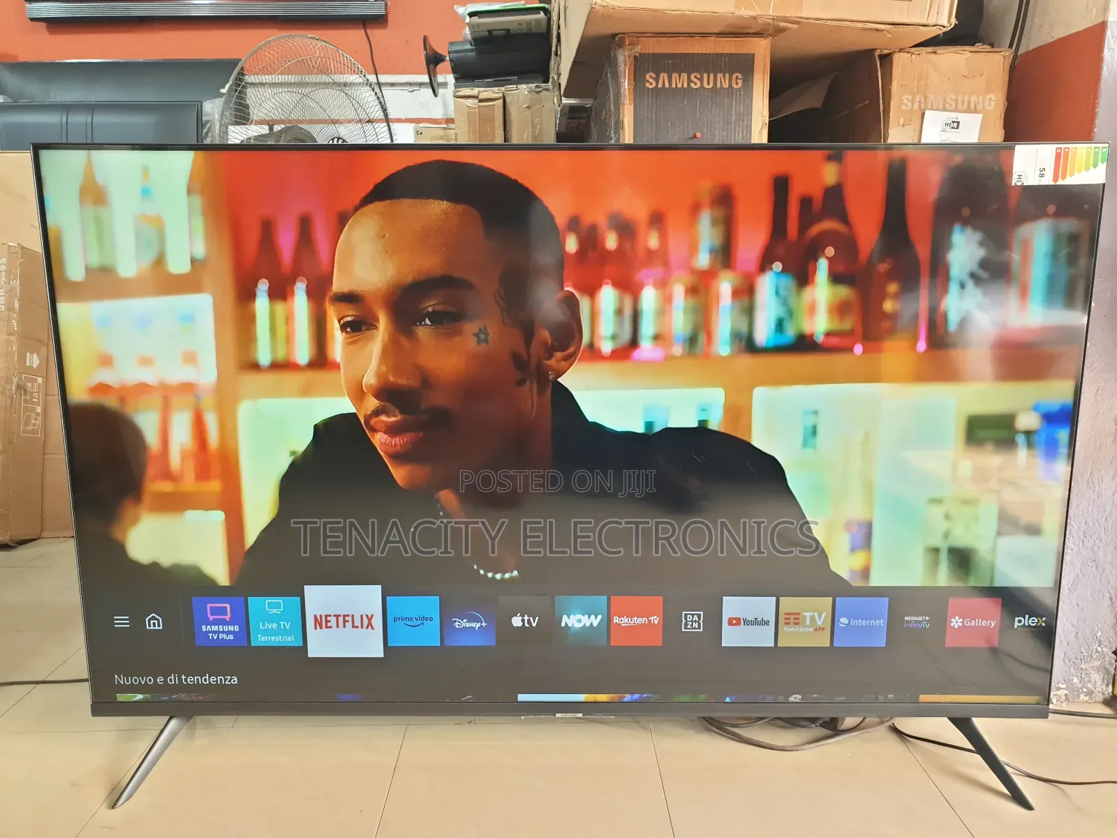 Crystal Uhd HDR Samsung Smart Satellite Tv 65"Inches