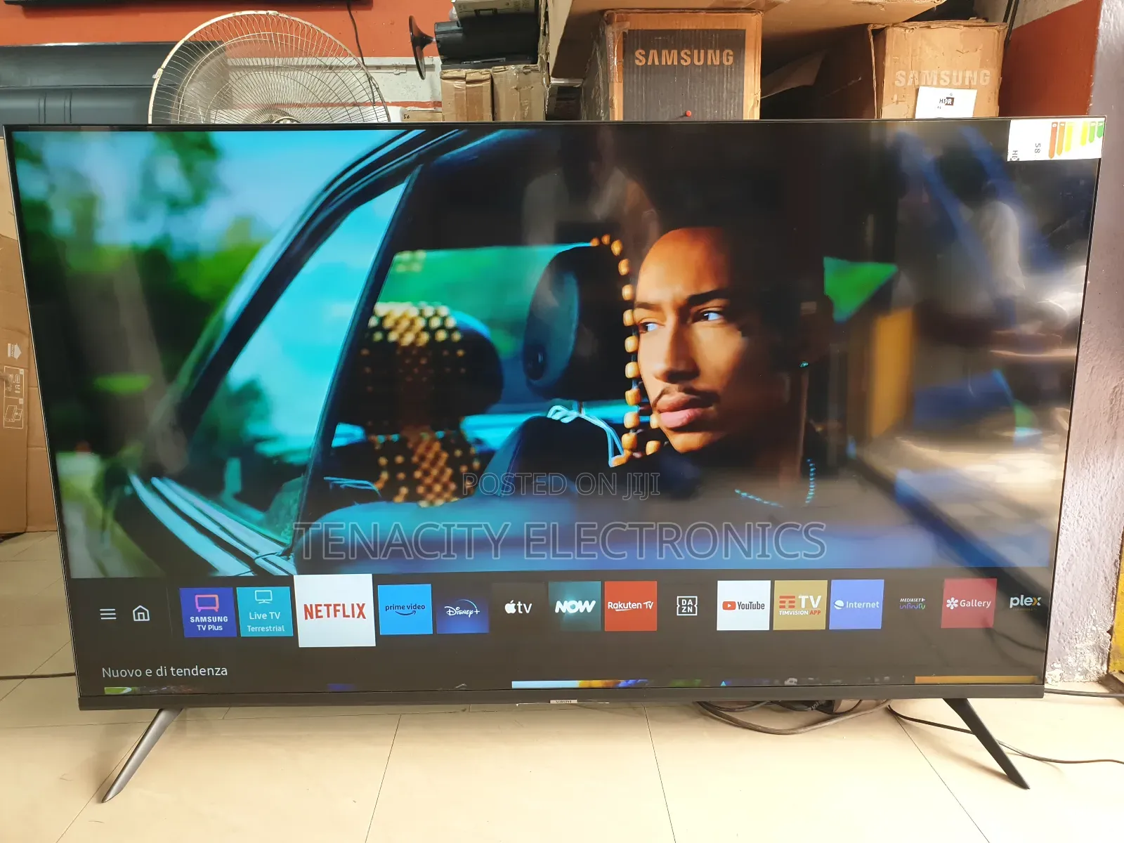 Crystal Uhd HDR Samsung Smart Satellite Tv 65"Inches