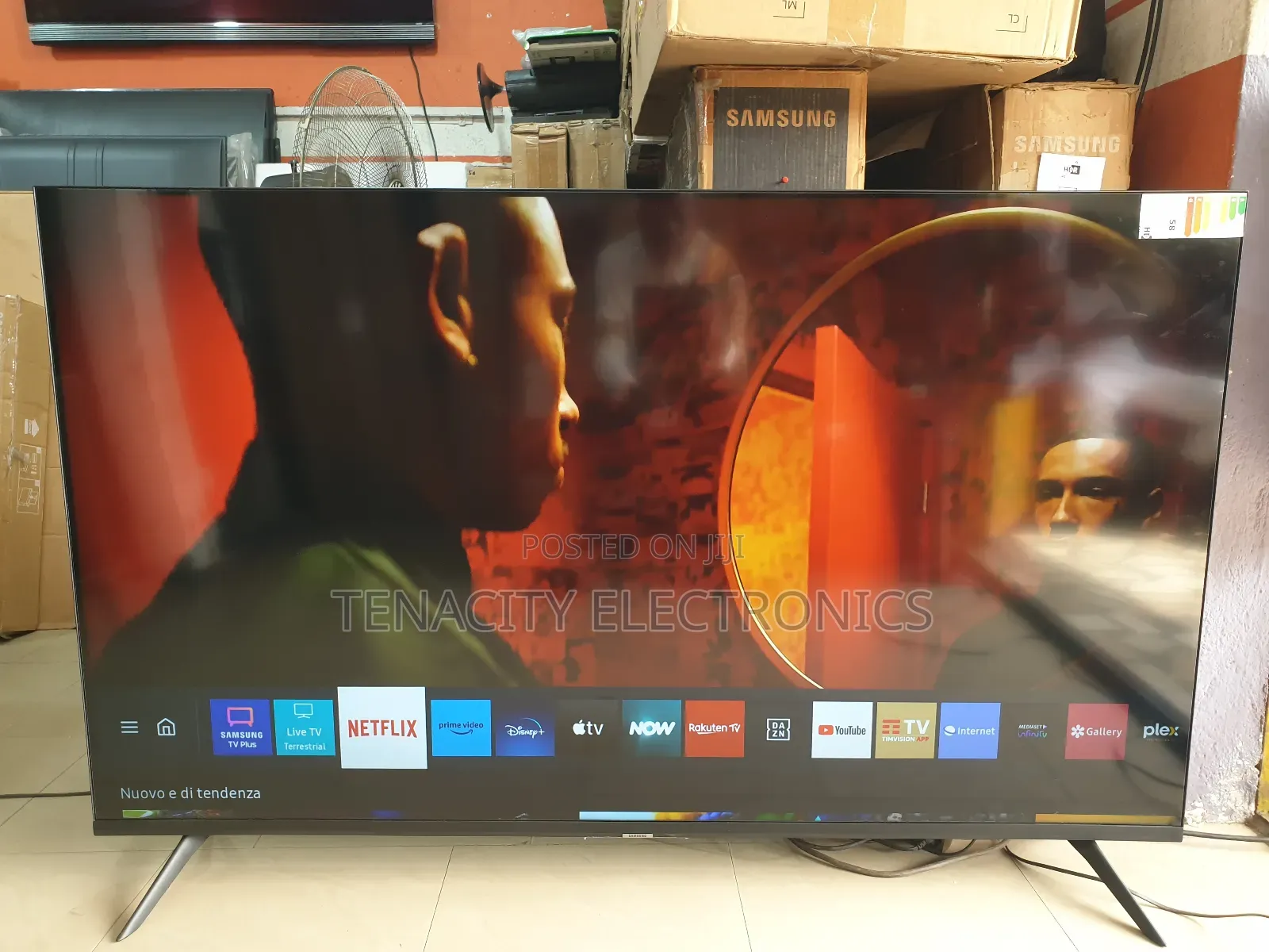 Crystal Uhd HDR Samsung Smart Satellite Tv 65"Inches