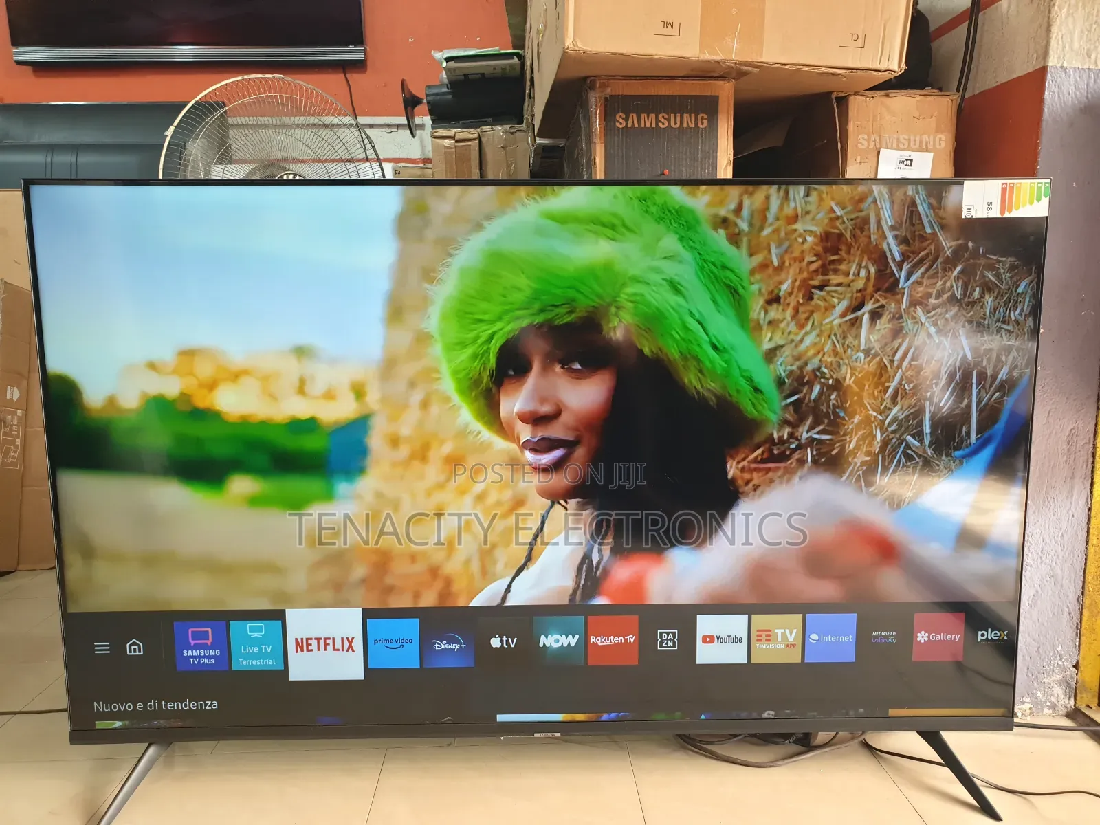 Crystal Uhd HDR Samsung Smart Satellite Tv 65"Inches