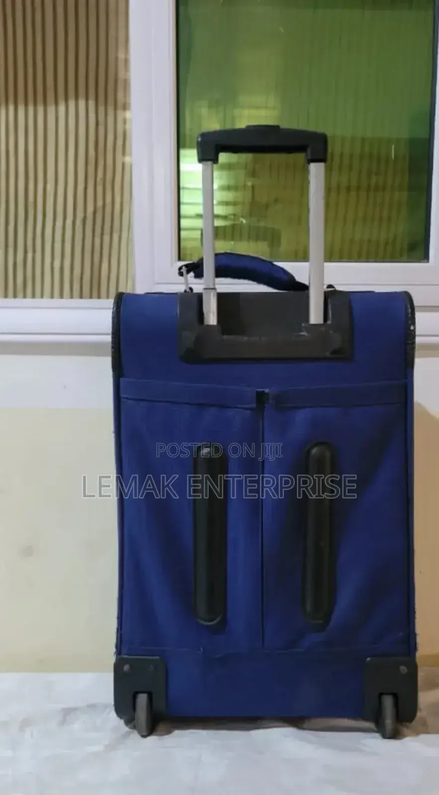 American Tourister Splash Blue Traveling Bag S