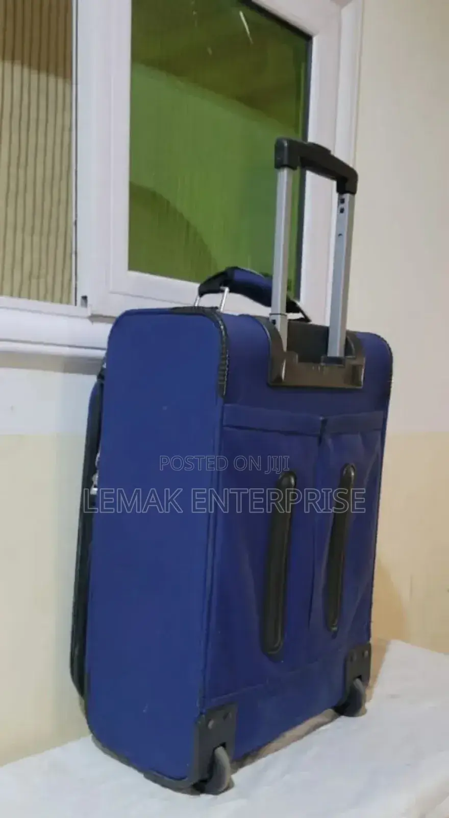 American Tourister Splash Blue Traveling Bag S