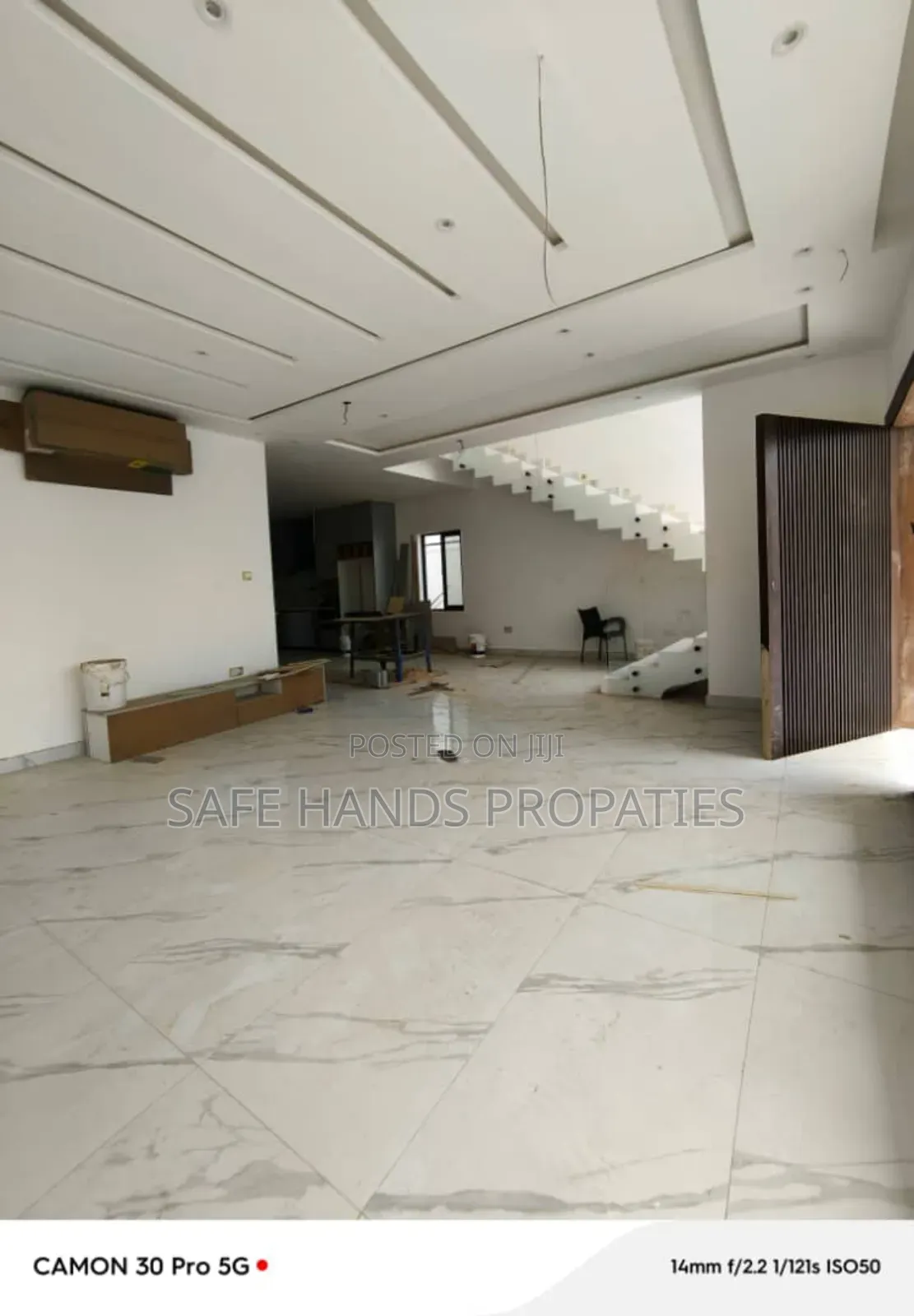 Furnished 5bdrm House in School Junction, Accra Metropolitan for sale