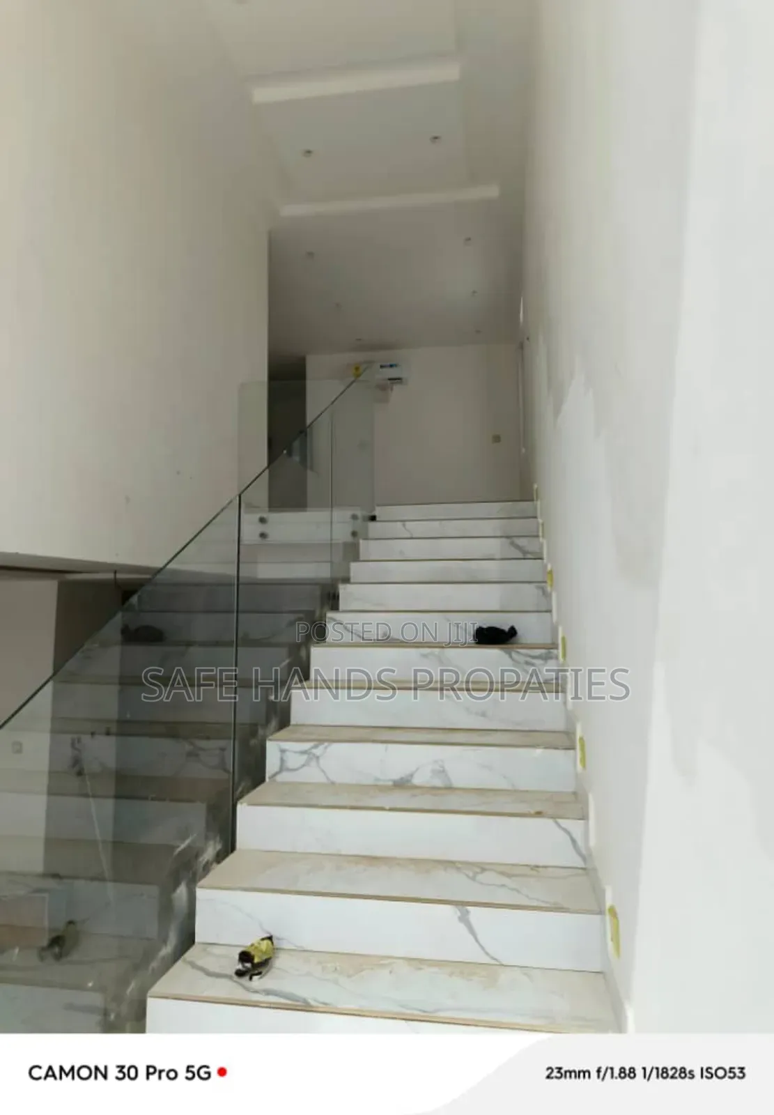 Furnished 5bdrm House in School Junction, Accra Metropolitan for sale