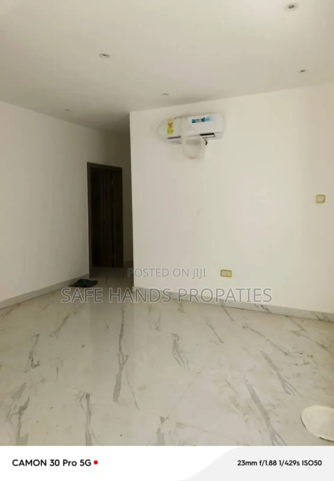 Furnished 5bdrm House in School Junction, Accra Metropolitan for sale
