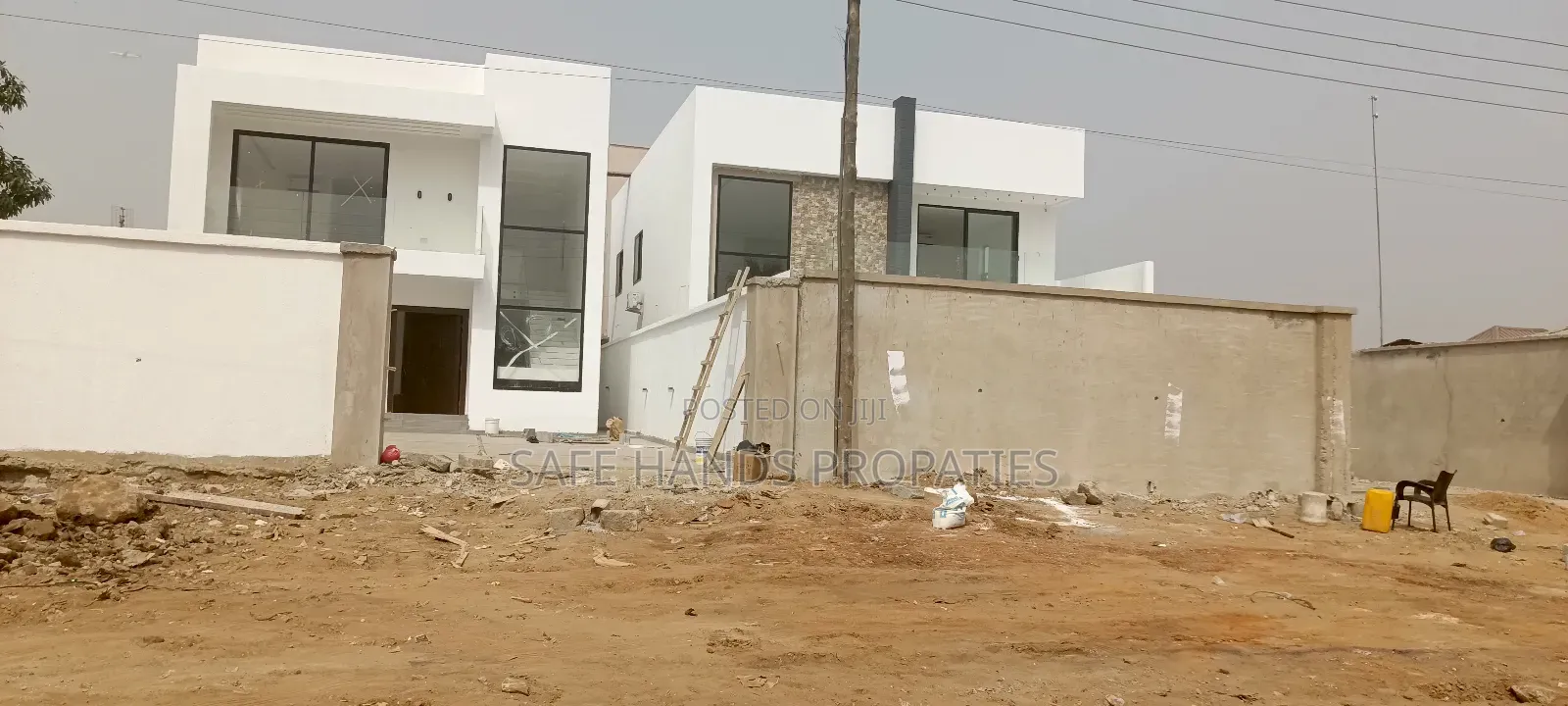 Furnished 5bdrm House in School Junction, Accra Metropolitan for sale