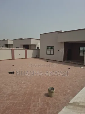 3bdrm House in Klagon, Tema Metropolitan for sale