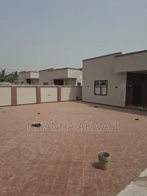 3bdrm House in Klagon, Tema Metropolitan for sale