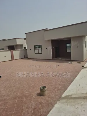 3bdrm House in Klagon, Tema Metropolitan for sale