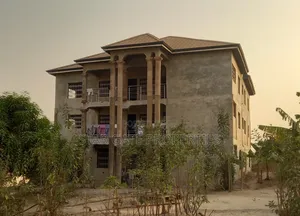 12bdrm House in Kenyasi Abrem., Kumasi Metropolitan for sale