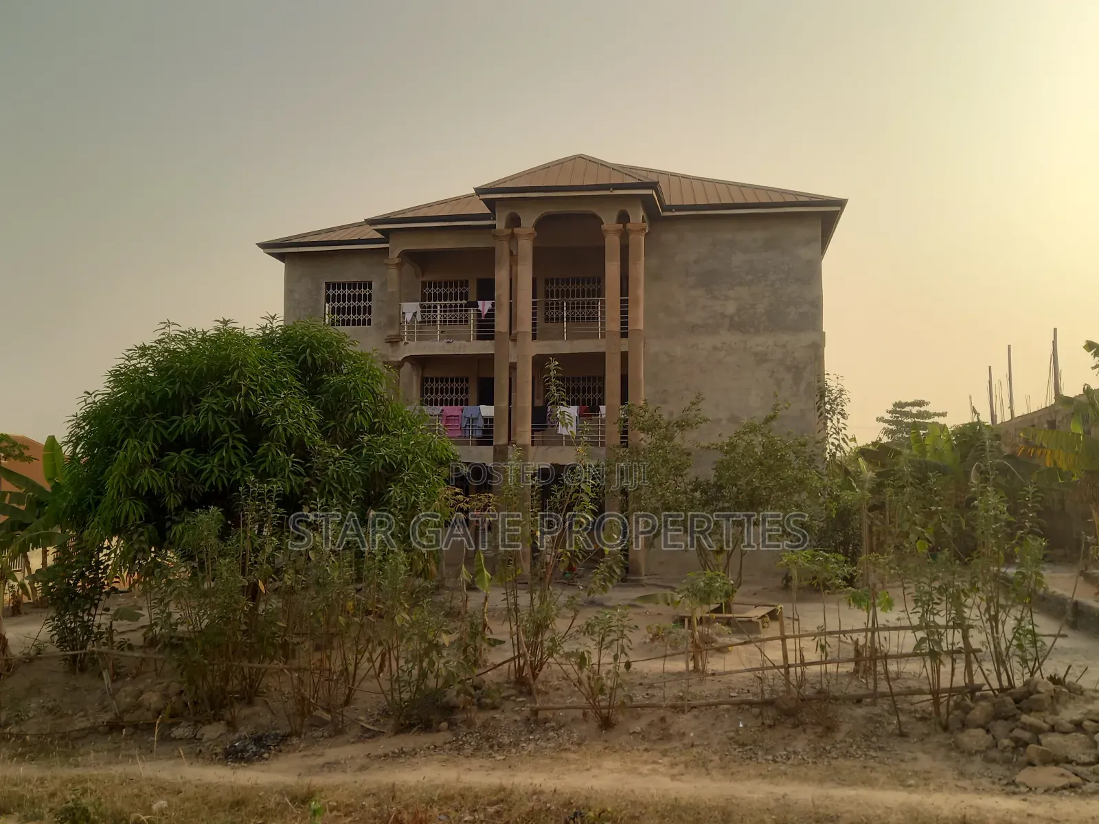 12bdrm House in Kenyasi Abrem., Kumasi Metropolitan for sale