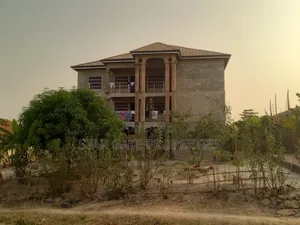 12bdrm House in Kenyasi Abrem., Kumasi Metropolitan for sale