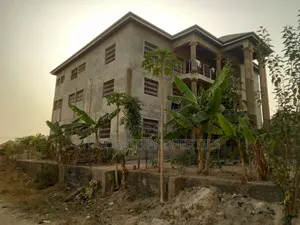12bdrm House in Kenyasi Abrem., Kumasi Metropolitan for sale