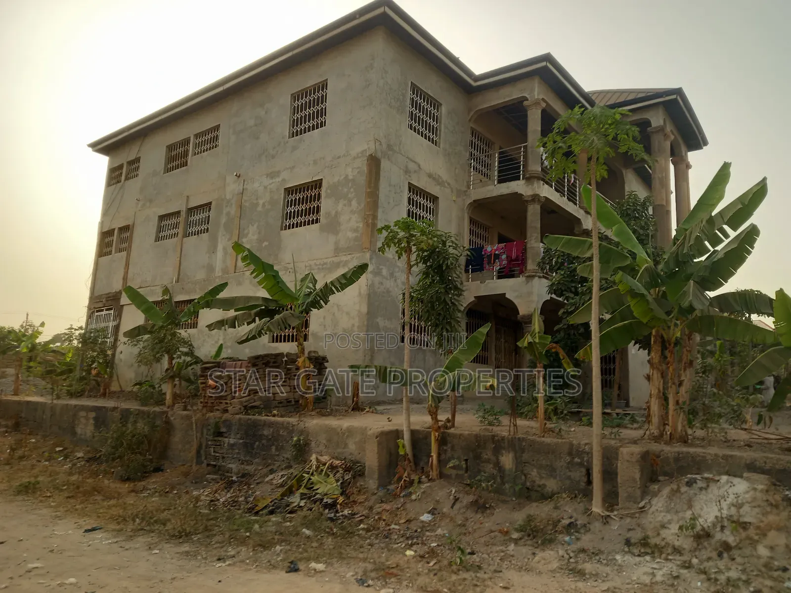 12bdrm House in Kenyasi Abrem., Kumasi Metropolitan for sale