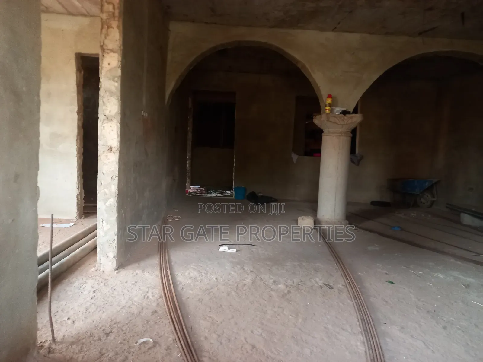 12bdrm House in Kenyasi Abrem., Kumasi Metropolitan for sale