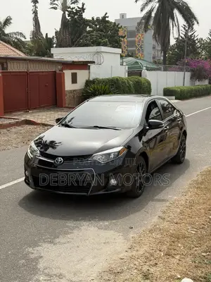 Toyota Corolla S w/Special Edition Pkg (1.8L 4cyl CVT) 2016 Black