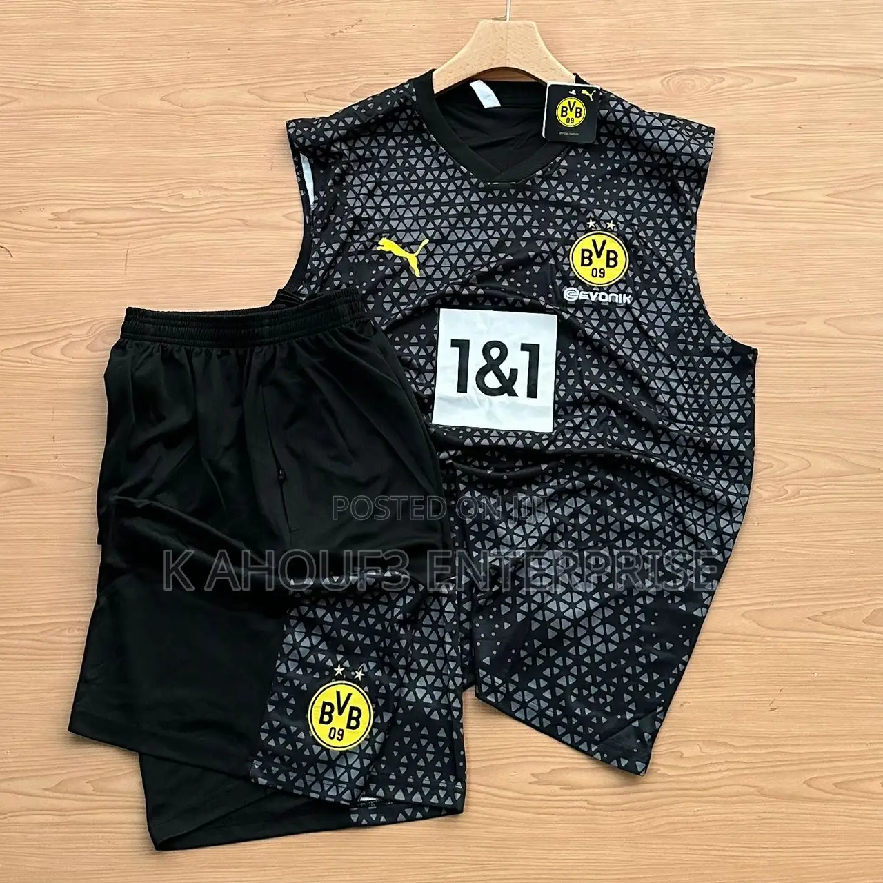 Sleeveless Top and Down for Your Favorite Teams