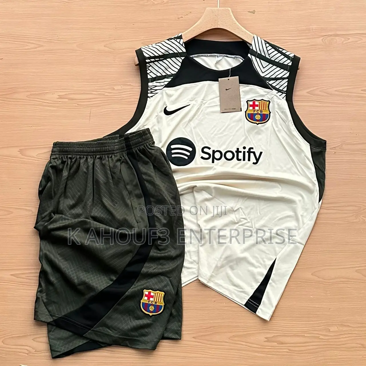 Sleeveless Top and Down for Your Favorite Teams