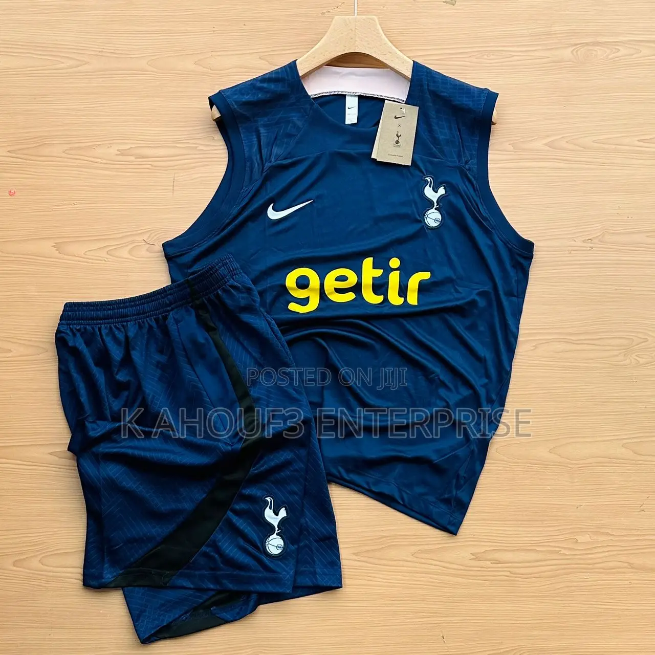 Sleeveless Top and Down for Your Favorite Teams