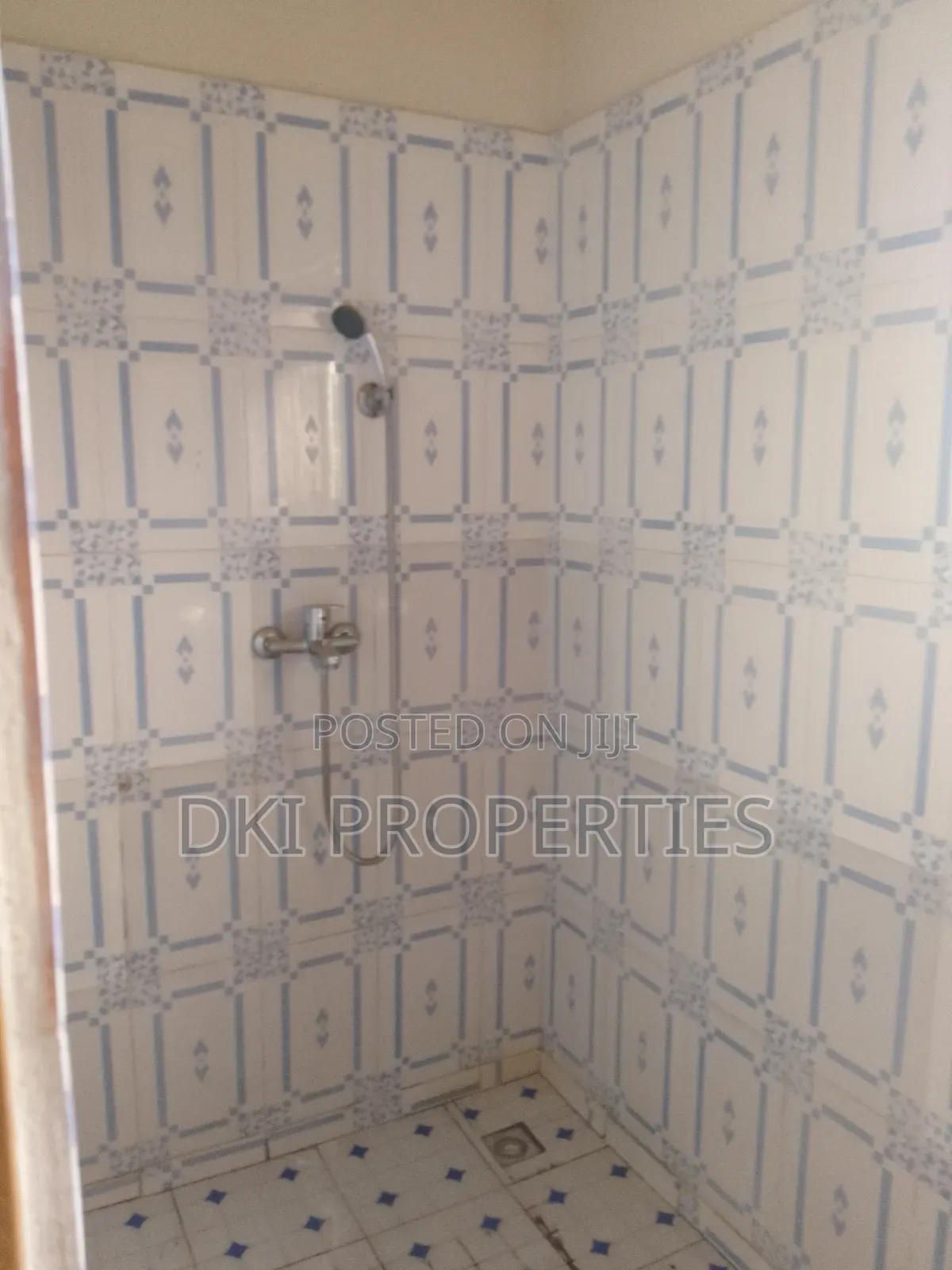 3bdrm House in Dki Properties, Adenta for rent