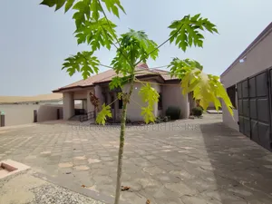 3bdrm House in Bawaleshie Rd, East Legon for rent