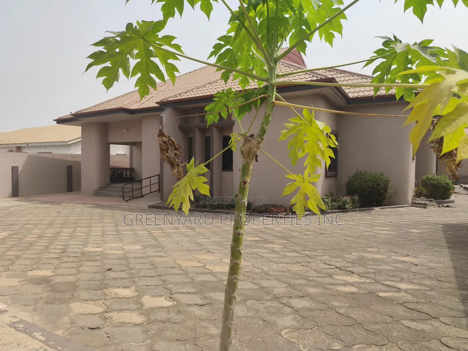 3bdrm House in Bawaleshie Rd, East Legon for rent