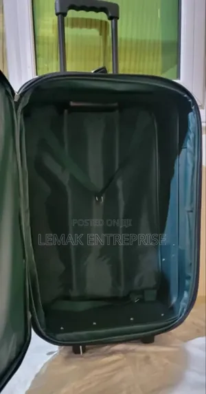 TRAVELERS CLUB Traveling Suitcase