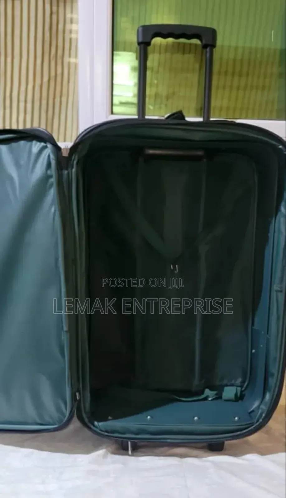 TRAVELERS CLUB Traveling Suitcase