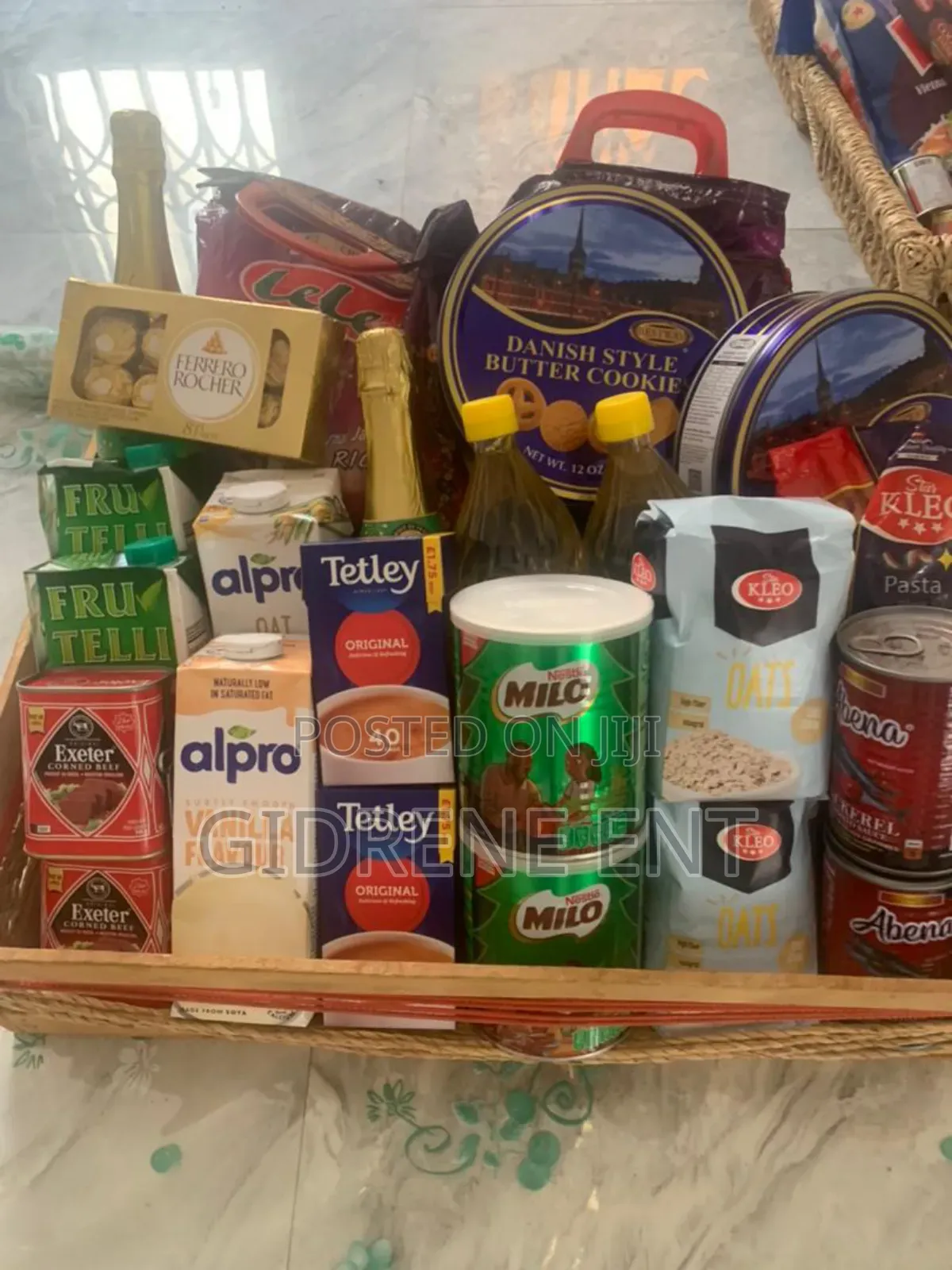 Customised Hampers/Gifts