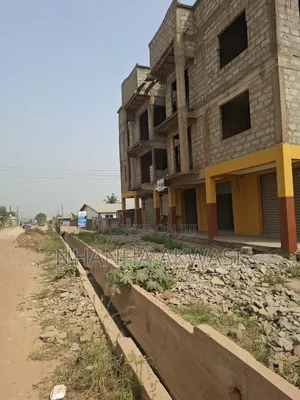 12bdrm House in Sun City, Tema Metropolitan for sale