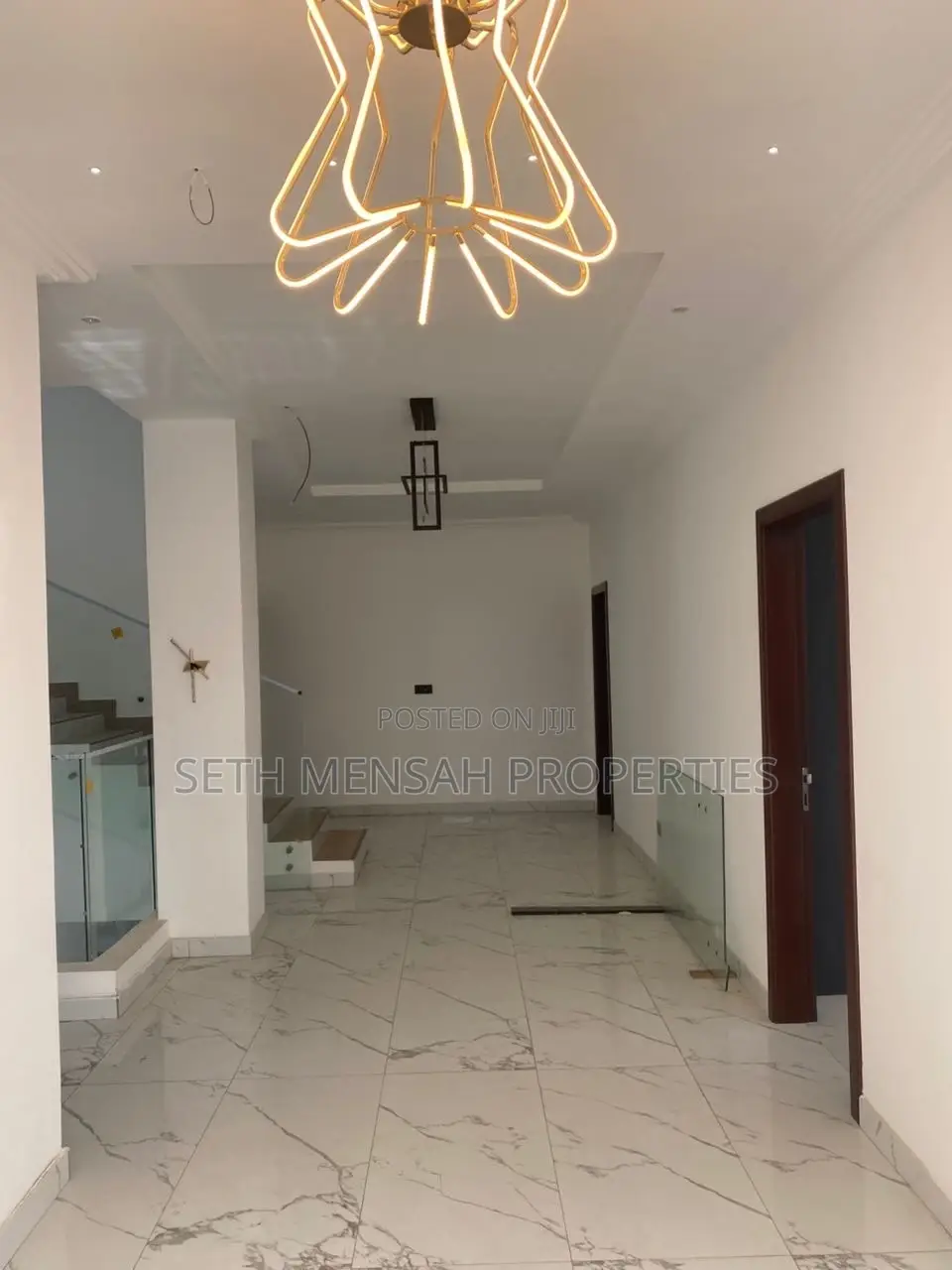 5bdrm Mansion in Skm, East Legon for sale
