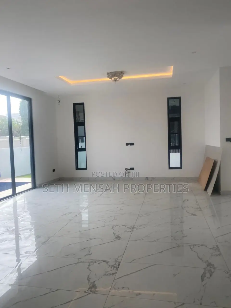 5bdrm Mansion in Skm, East Legon for sale