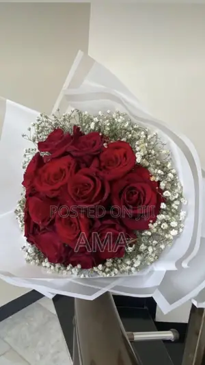 Natural and Faux Flowers