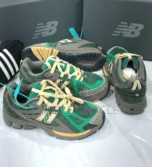 New Balance Classic Lifestyle Sneakers