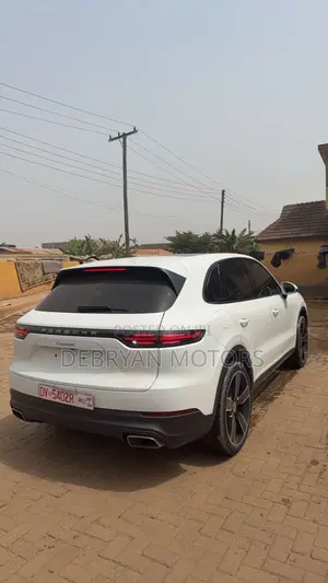 Porsche Cayenne AWD 2021 White