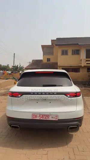 Porsche Cayenne AWD 2021 White