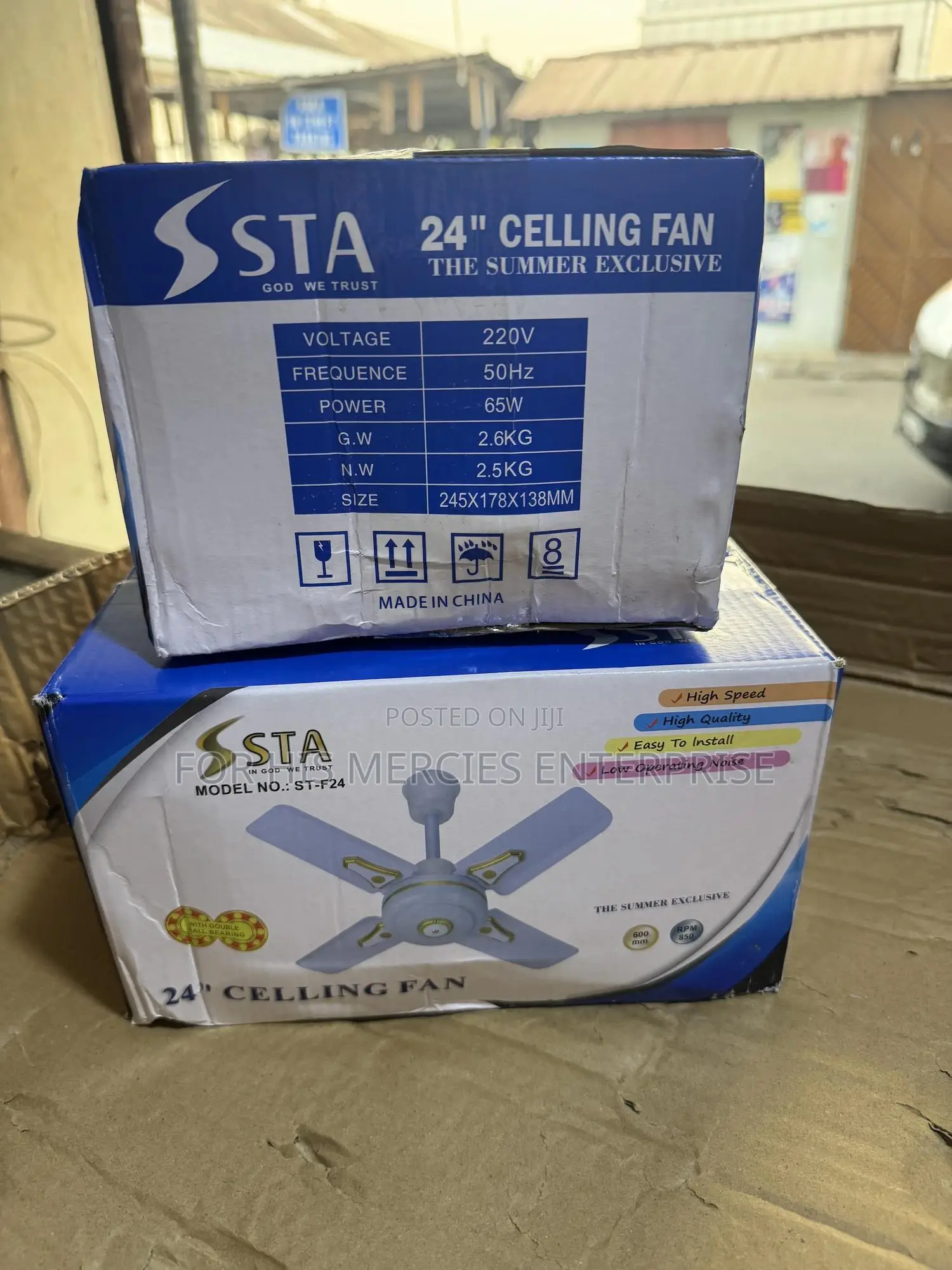 Short Blade Ceiling Fan
