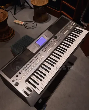 Yamaha Psr S670